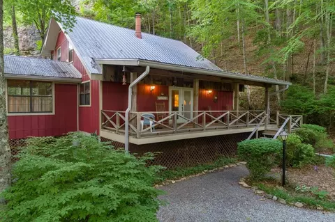 609 Summit Rd, Otto, NC 28763 photo 1