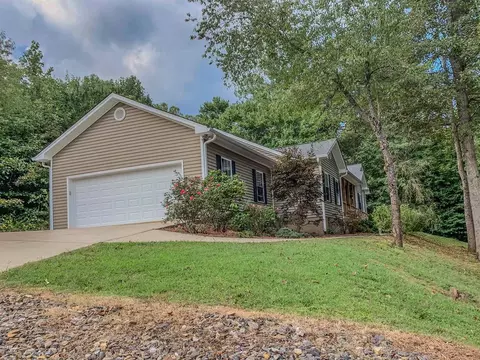 166 Winnipeg Ln, Sylva, NC 28779 photo 1