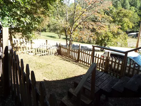 28 Brown Hollow Ln, Sylva, NC 28779 photo 4