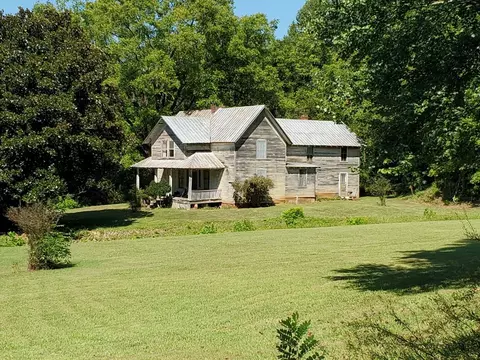 944 Rollermill Rd, Franklin, NC 28734 photo 2