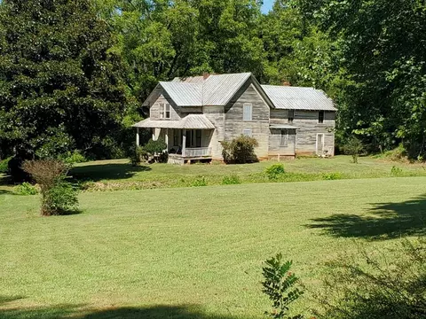 944 Rollermill Rd, Franklin, NC 28734 photo 1