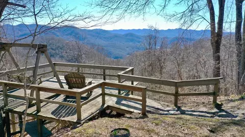 370 Onion Patch Ln, Sylva, NC 28779 photo 2