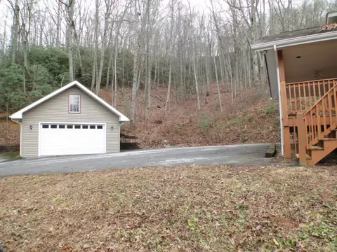 60 E Caesar Rd, Otto, NC 28763 photo 2
