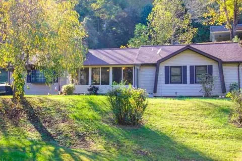 120 Pump Mountian Dr, Sylva, NC 28779 photo 1