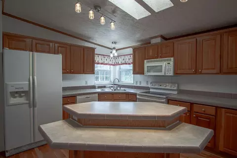 140 Addington Pl, Franklin, NC 28734 photo 9