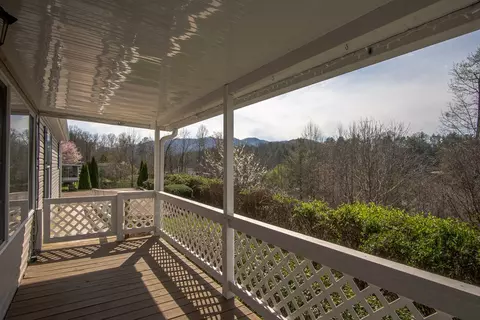 140 Addington Pl, Franklin, NC 28734 photo 2