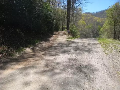 172 Singing Ridge Rd, Sylva, NC 28779 photo 2