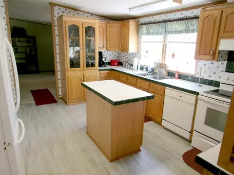 64 Crest Hill Ct, Franklin, NC 28734 photo 3