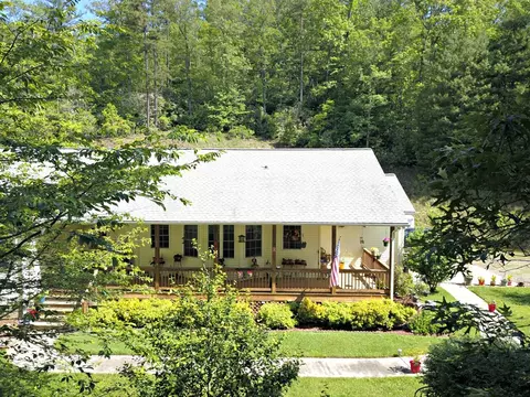 210 Weldon Hall Rd, Sylva, NC 28779 photo 2