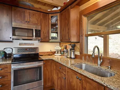 281 Grouse Rd, Clyde, NC 28721 photo 6