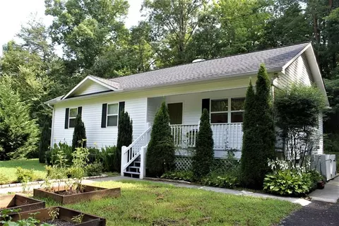 315 Randall Dr, Warne, NC 28909 photo 1