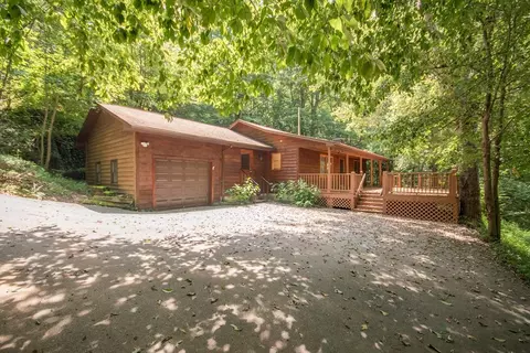 155 Pinecrest Dr, Franklin, NC 28734 photo 1