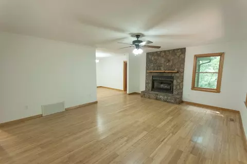 155 Pinecrest Dr, Franklin, NC 28734 photo 2