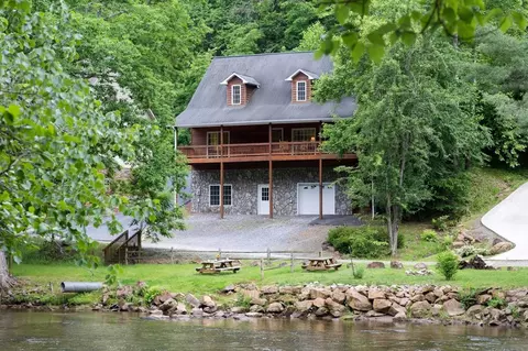 800 Dillard Rd, Sylva, NC 28779 photo 2