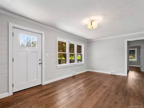 8 Mitchell St, Canton, NC 28716 photo 4