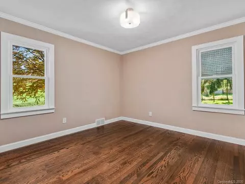 8 Mitchell St, Canton, NC 28716 photo 14
