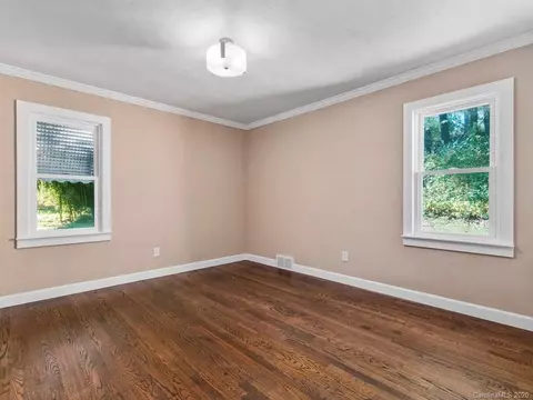 8 Mitchell St, Canton, NC 28716 photo 11