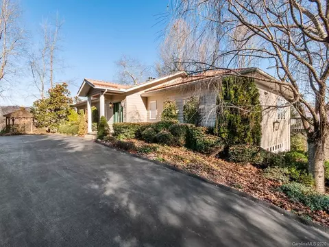 334 Summerset Dr, Clyde, NC 28721 photo 1