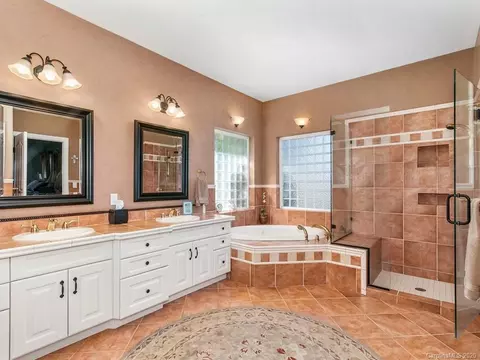 334 Summerset Dr, Clyde, NC 28721 photo 23