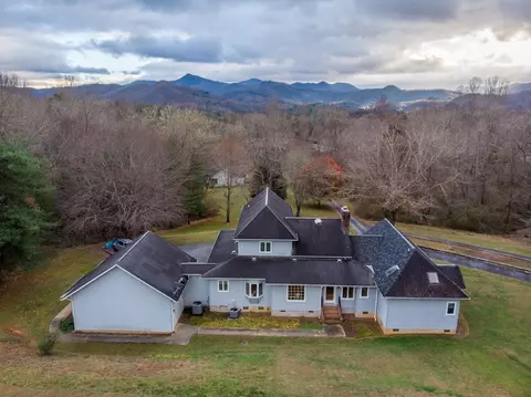 110 Doghobble Trl, Webster, NC 28788 photo 9