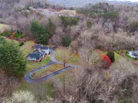 110 Doghobble Trl, Webster, NC 28788 photo 6