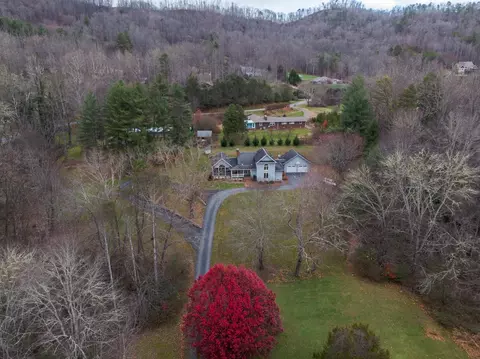 110 Doghobble Trl, Webster, NC 28788 photo 4