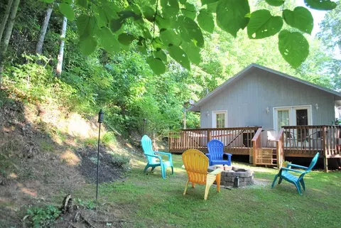 457 Fox Trace Dr, Sylva, NC 28779 photo 10