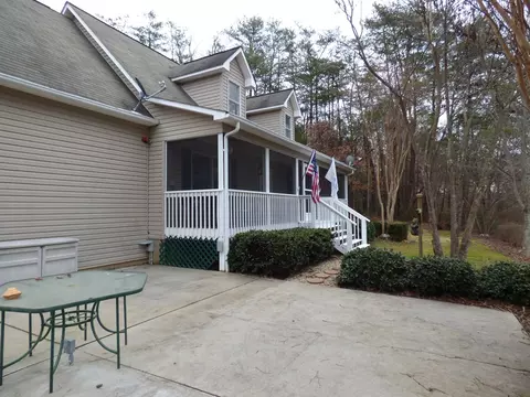 256 England Rdg, Sylva, NC 28779 photo 2