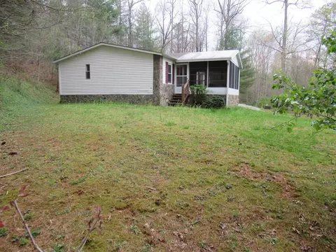 559 Benjamin Dr, Franklin, NC 28734 photo 11