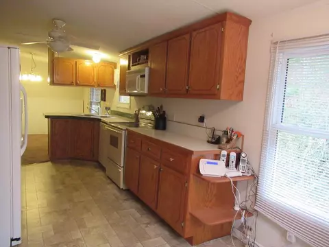 559 Benjamin Dr, Franklin, NC 28734 photo 3