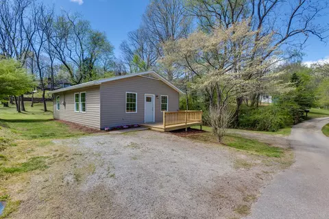 98 Spring St, Franklin, NC 28734 photo 2
