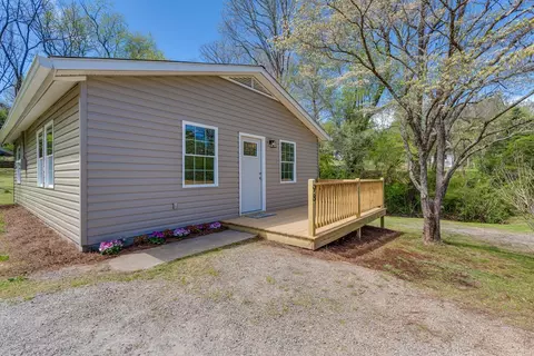 98 Spring St, Franklin, NC 28734 photo 3