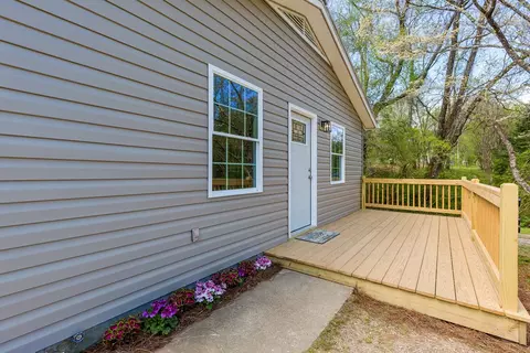 98 Spring St, Franklin, NC 28734 photo 4