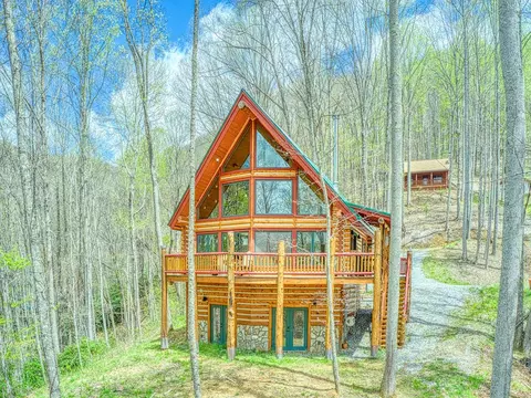 110 Dolan Ln, Clyde, NC 28721 photo 1