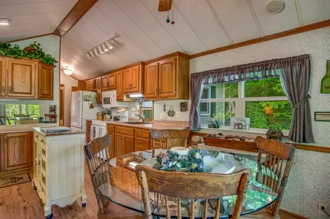 64 Perry Rd, Franklin, NC 28734 photo 10