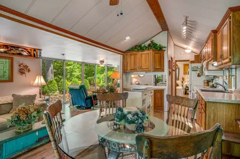 64 Perry Rd, Franklin, NC 28734 photo 8