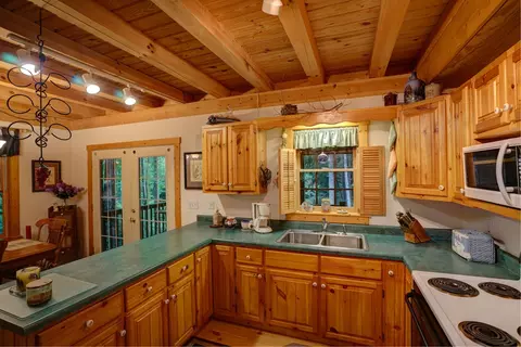 98 Candlelight Dr, Sylva, NC 28779 photo 9