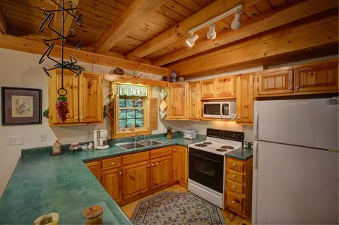 98 Candlelight Dr, Sylva, NC 28779 photo 8