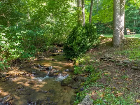 424 Bettys Creek Rd, Sylva, NC 28779 photo 1