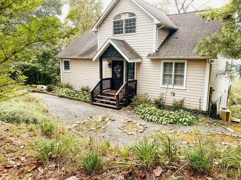 499 Match Pt, Sylva, NC 28779 photo 1