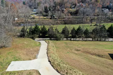 380 Mockingbird Ln, Sylva, NC 28779 photo 4