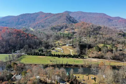380 Mockingbird Ln, Sylva, NC 28779 photo 6