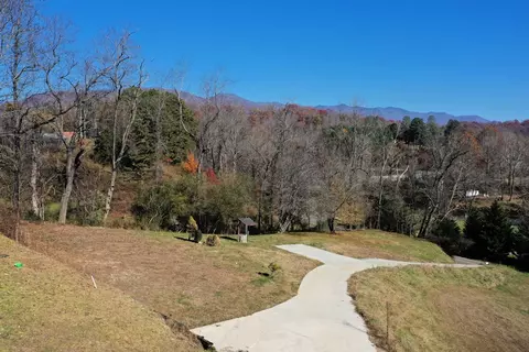 380 Mockingbird Ln, Sylva, NC 28779 photo 2