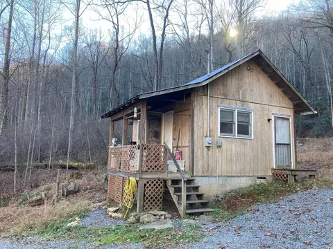 38 Snow Bird Rd, Sylva, NC 28779 photo 1