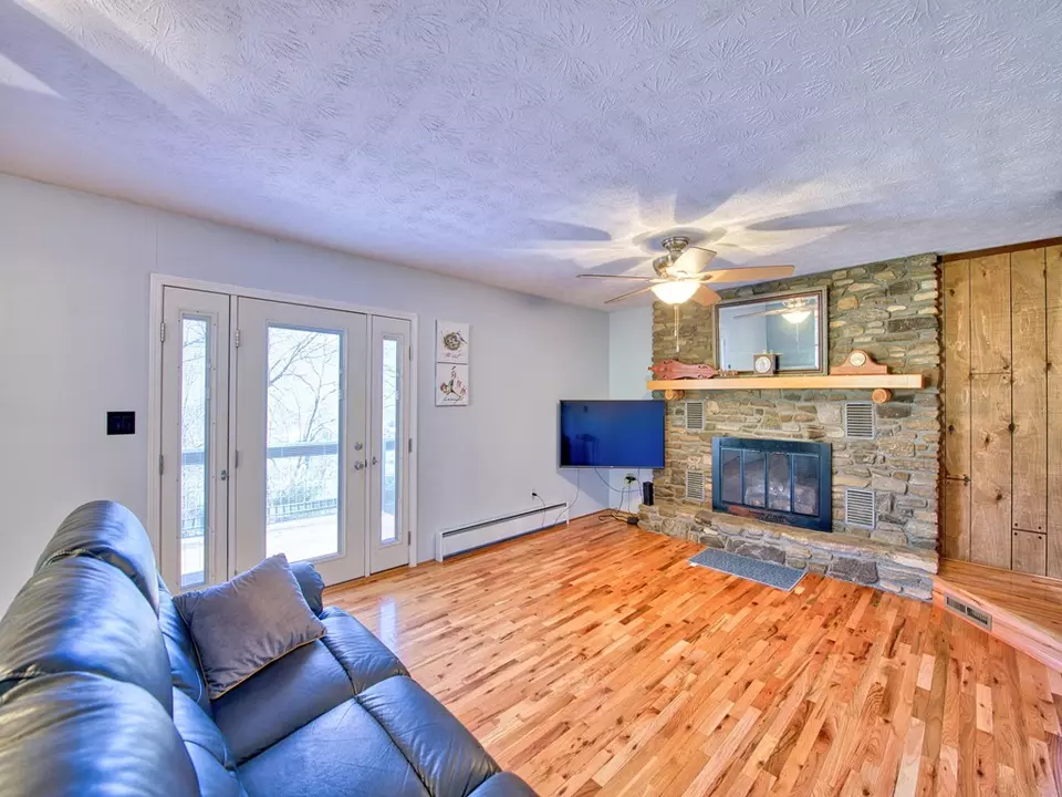  290 Wilson Branch Rd, Canton, NC 28716 photo 4