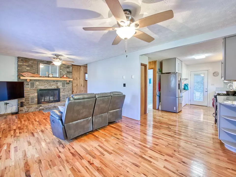  290 Wilson Branch Rd, Canton, NC 28716 photo 8