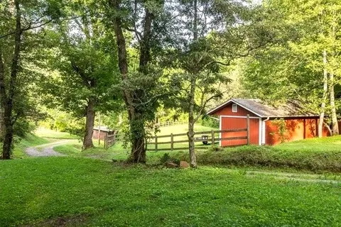 220 Genesis Trail Dr, Sylva, NC 28779 photo 10