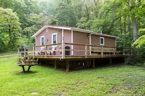 220 Genesis Trail Dr, Sylva, NC 28779 photo 2