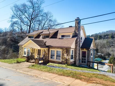 296 Savannah Dr, Sylva, NC 28779 photo 2