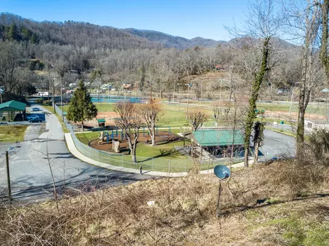 296 Savannah Dr, Sylva, NC 28779 photo 10